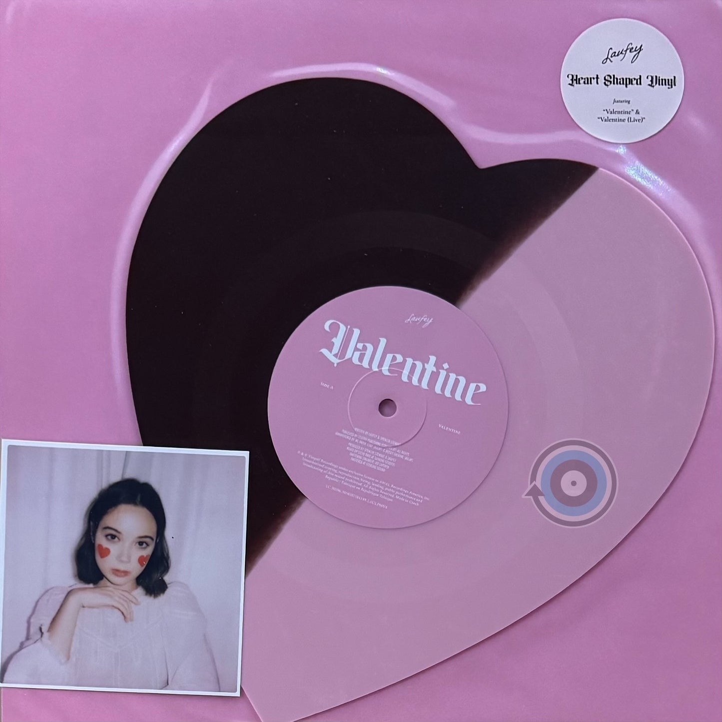 Laufey – Valentine 7" (Limited Edition)